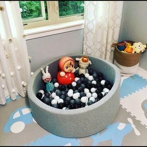 Gray ball pit